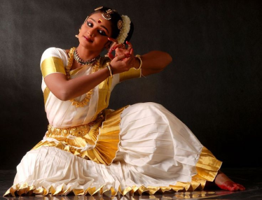 Kerala Mohiniyattam